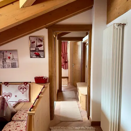 Adda - Mansarda Con Garage Privato A 900m Dal Centro Di Apartment *